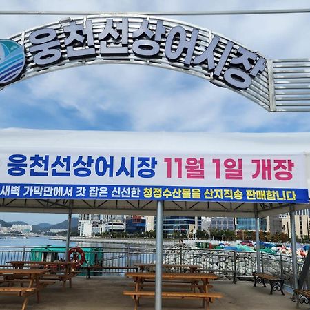 The Castle Ocean Suite Yeosu Exterior photo