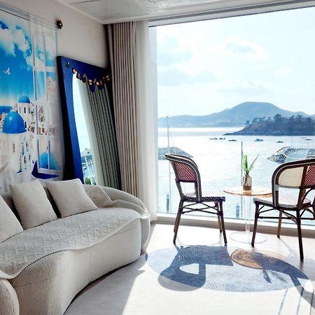 The Castle Ocean Suite Yeosu Exterior photo